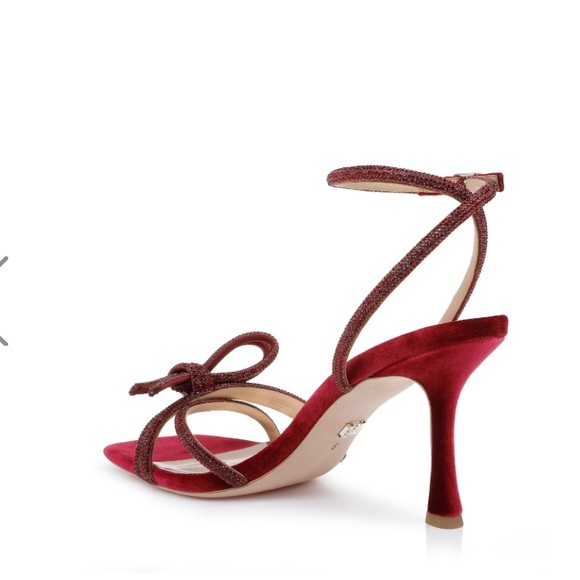 BADGLEY MISCHKA
Effie Strappy Bow
Stiletto Heels RUBY RED
$245 size 7.5 gently - Picture 3 of 17